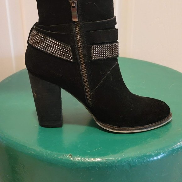 high heel booties by Chinese Laundry - Picture 4 of 5
